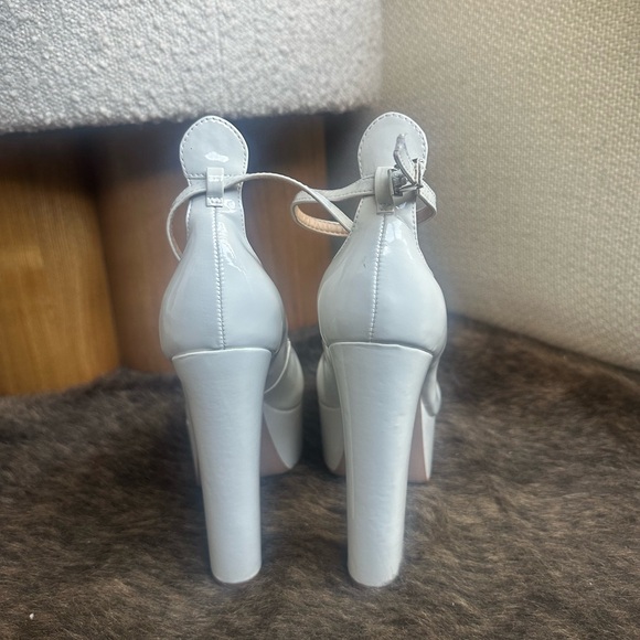 Schutz - White Platform Heels - Picture 5 of 6